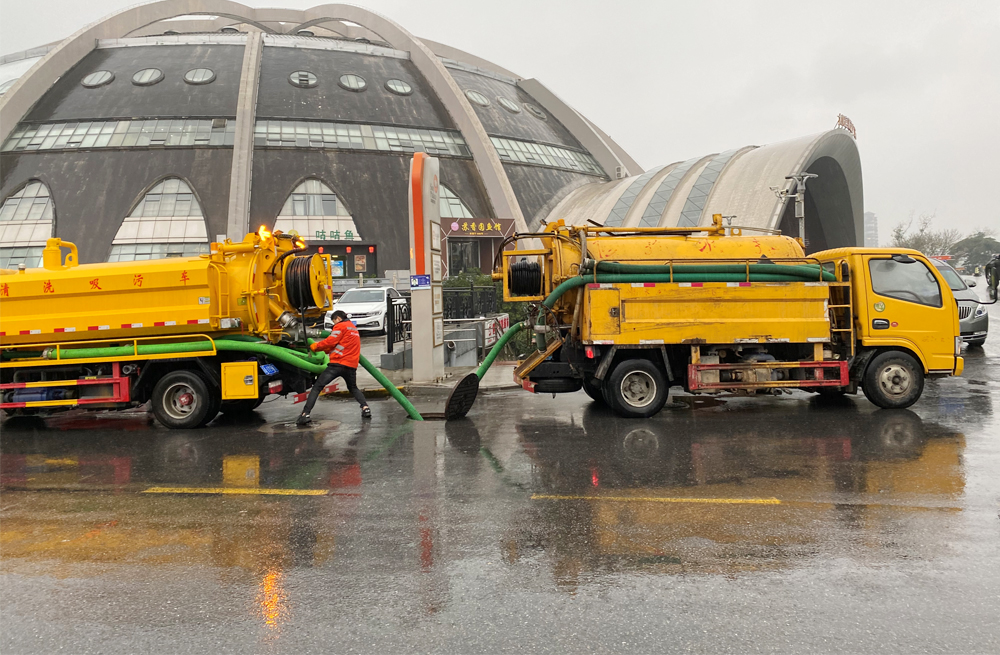 花岗村商场管道清淤